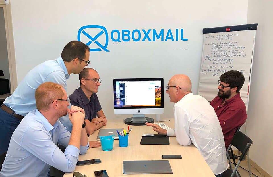 Riunione strategica in Qboxmail